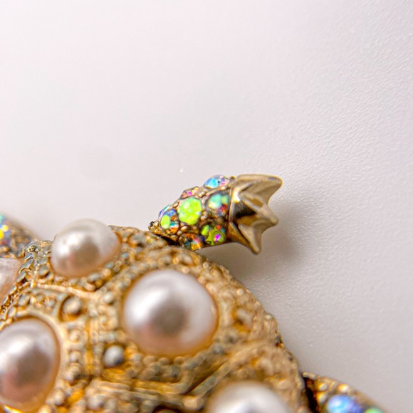 Betsey Johnson Signed Sea Turtle Pendant Necklace w/ Faux Pearls and Rhinestones - Picture 5 of 14